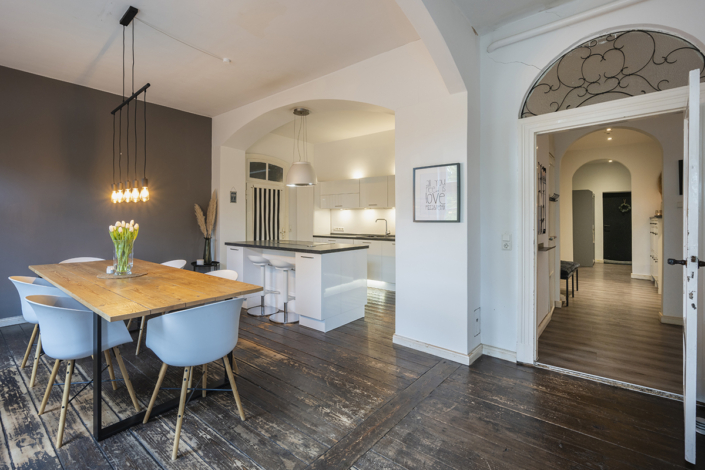 Friesland | Denkmalgeschütztes Haus | Essbereich und Küche